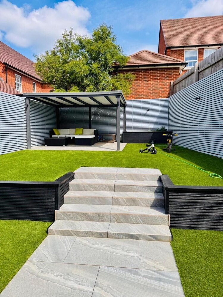 High END Spacious 4 Bed House - Free Parking