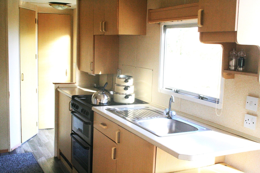 Lovely Bk Calypso Bluebird 6 Berth Holiday Caravan
