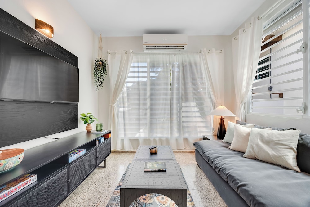 Luxury Condado Apt Walk to the Beach Pool