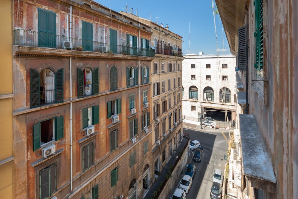 Cozy and Comfy Apartment at Esquilino