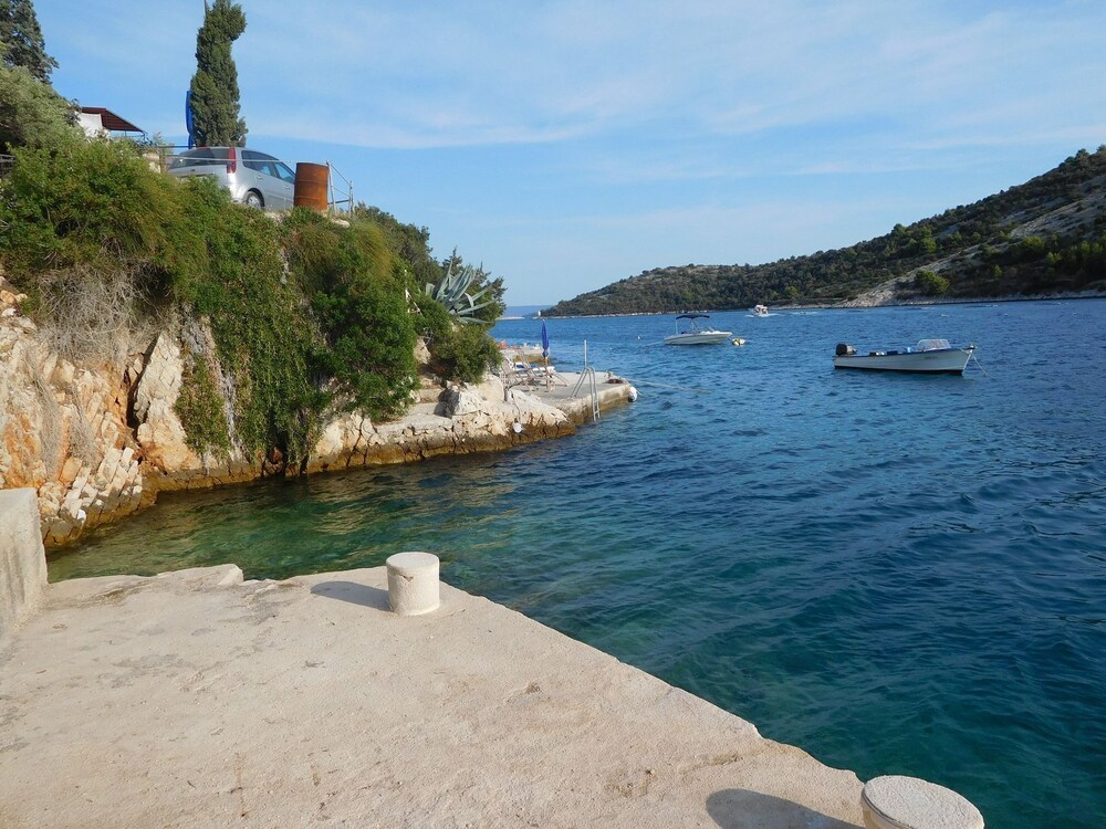 Ivan - 15 m From Beach - A3