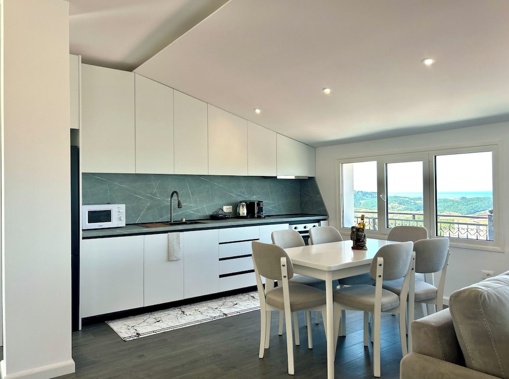 Ishëm Greenview Apartments