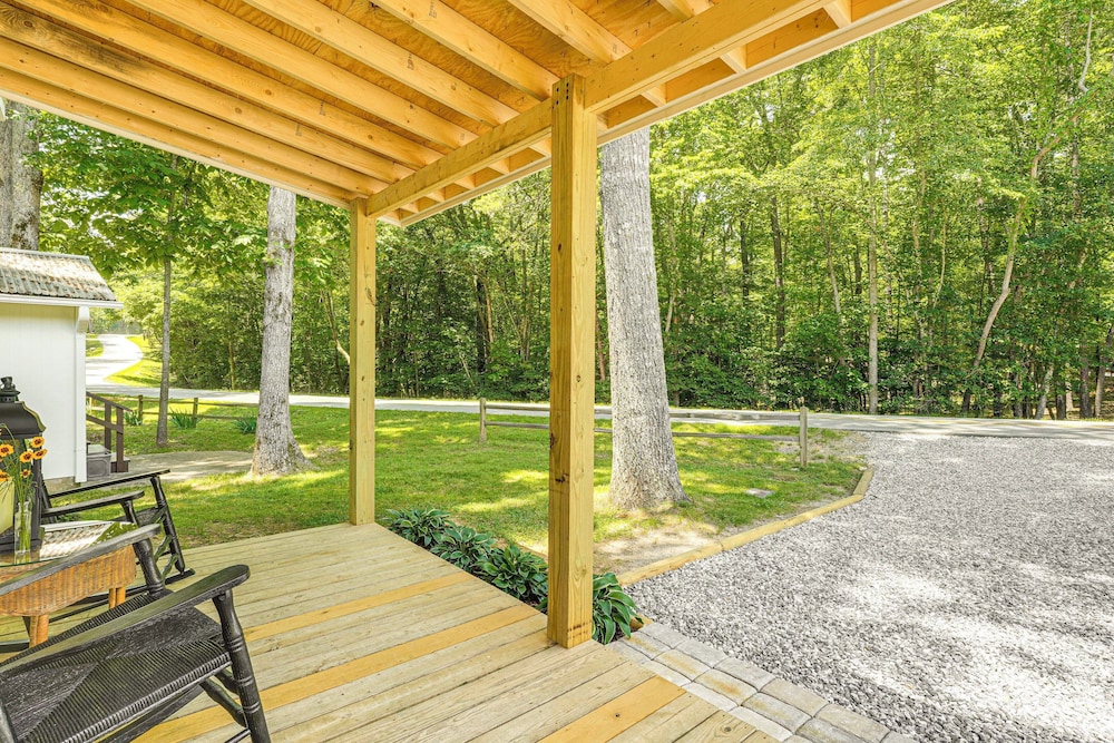 1/2 Mi to Lake Nottely: Blairsville Home w/ Patio!