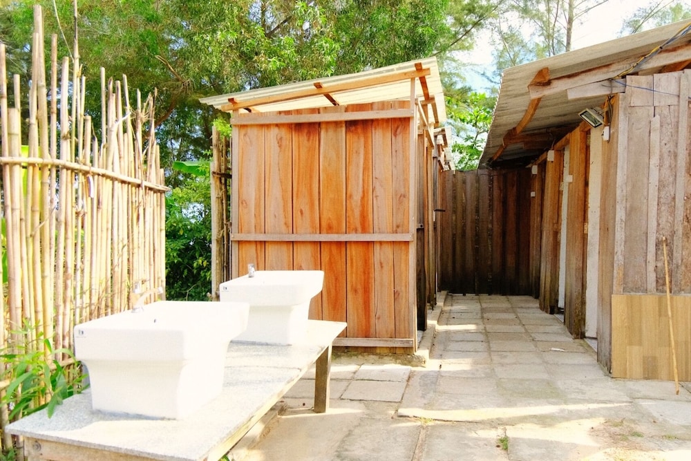 Hang Sói Glamping