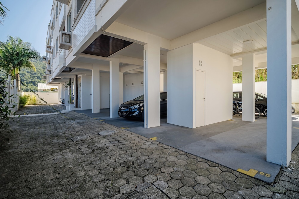 Apartment With Balcony in Lagoa Pir0014