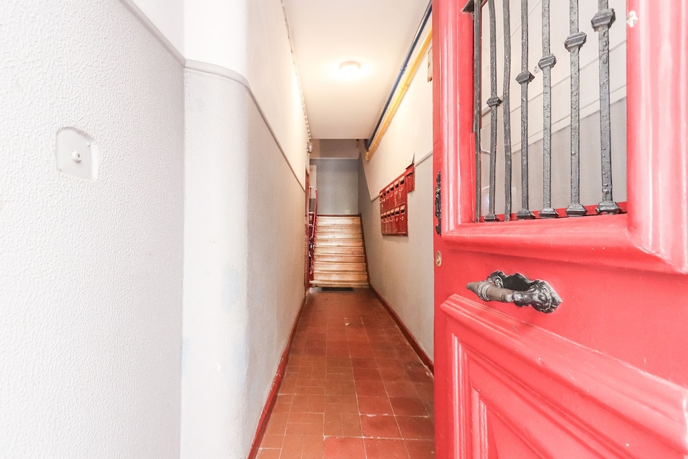 Lisbon Vacations - Santos Tiny Studio II by Homing - Property Image 8