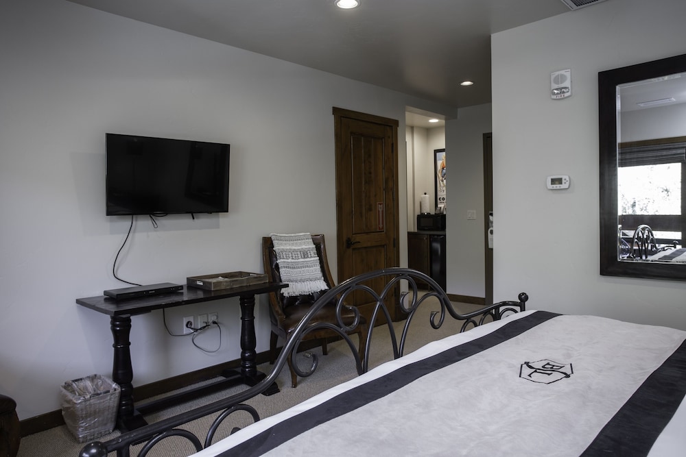 3 Bedroom Condo with Spa - Silver Baron Lodge 3 Condo