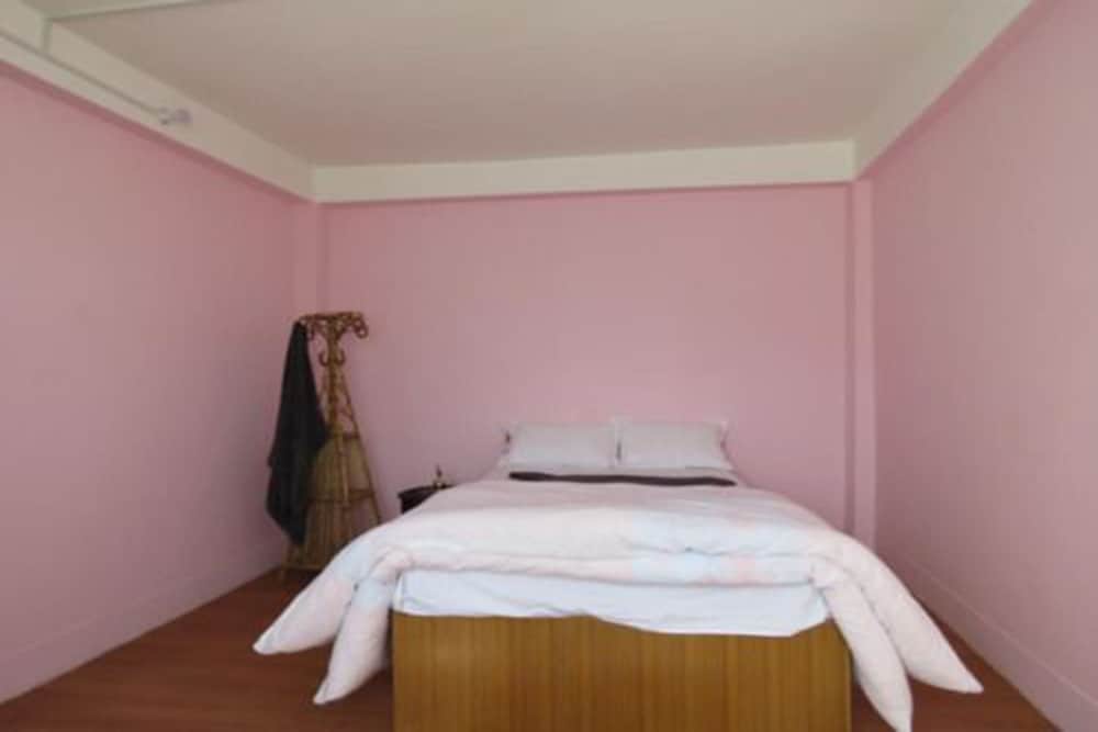 Friend's Guest  House