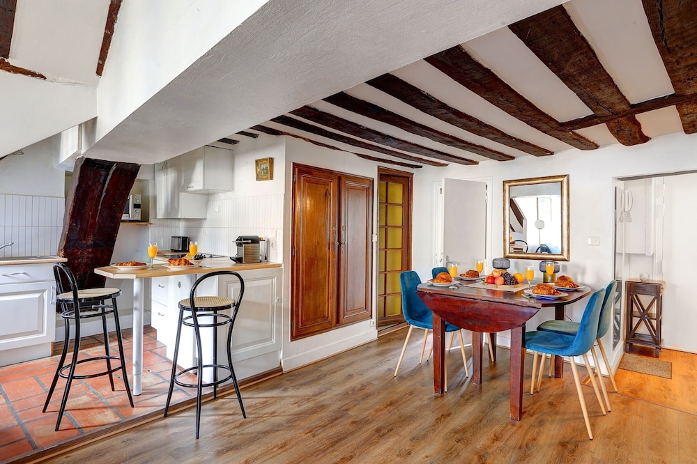 Cozy 2BR in the Heart of Île Saint-Louis