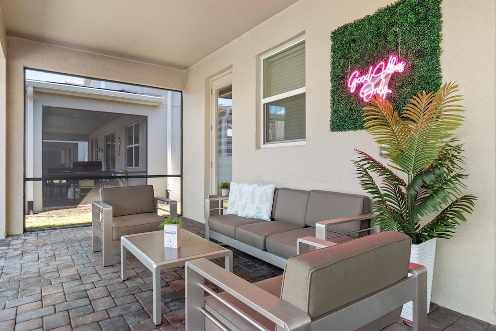 Gorgeous 9bedroom Home Private Pool Game Theater