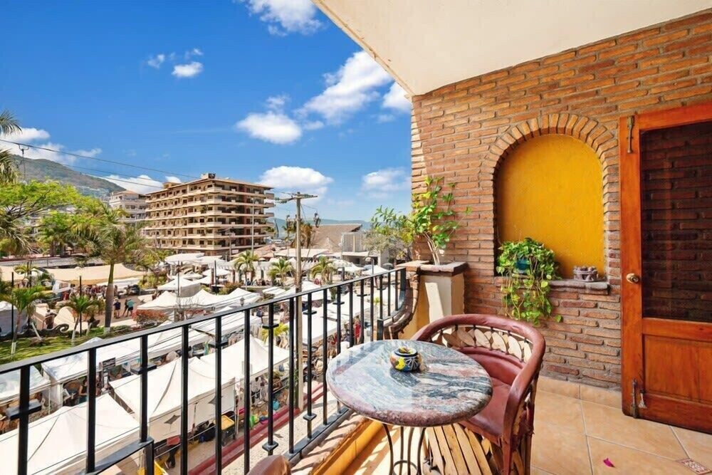 Ocean View 1Br Condo-balcony-beach-pool - 306