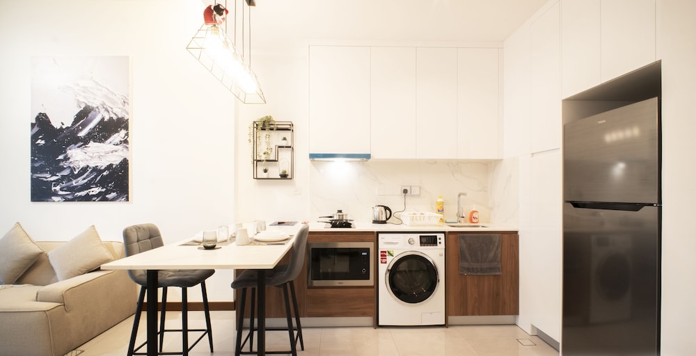 Moonway Luxury Suites At CORE Residence