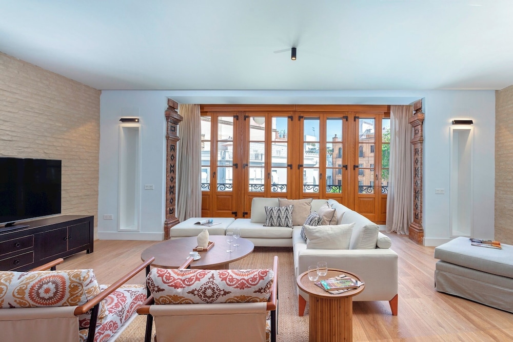 Bright Apartment in Seville. Tomás de Ibarra II
