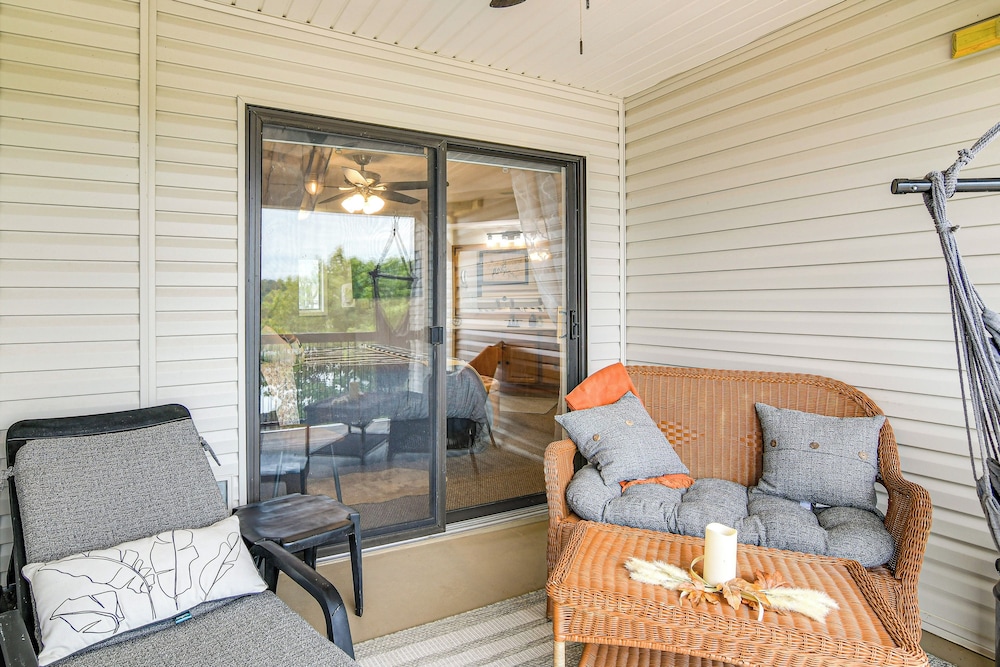 Table Rock Lake Retreat: Steps to Water & Pools!