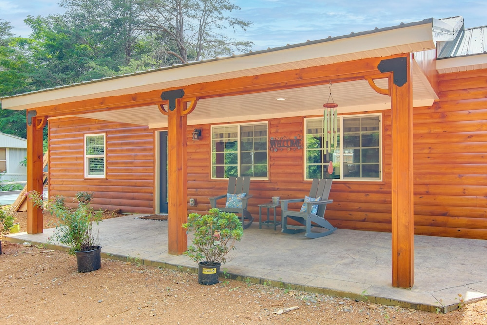 15 Mi to Pigeon River Rafting: Newly Built Cabin!