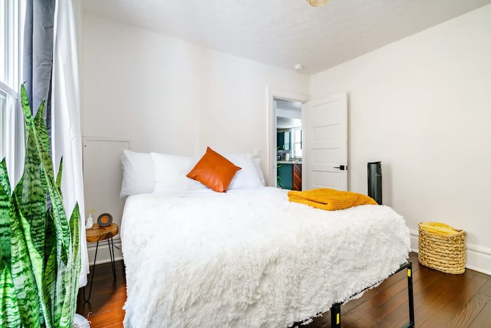 Prime Location Top Rated Clean Parking Free