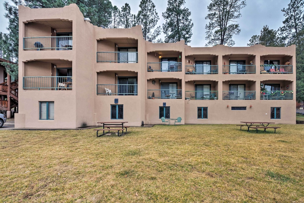 Cozy Ruidoso Condo by Grindstone Lake + Skiing! view 4