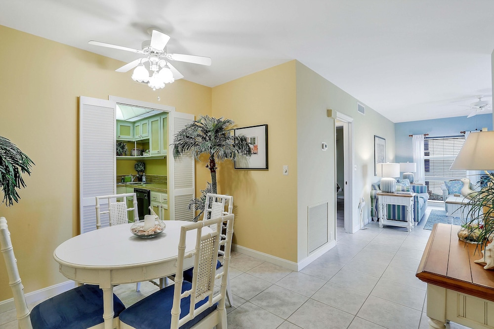 Bungalow-style Beachfront Condo With Pool