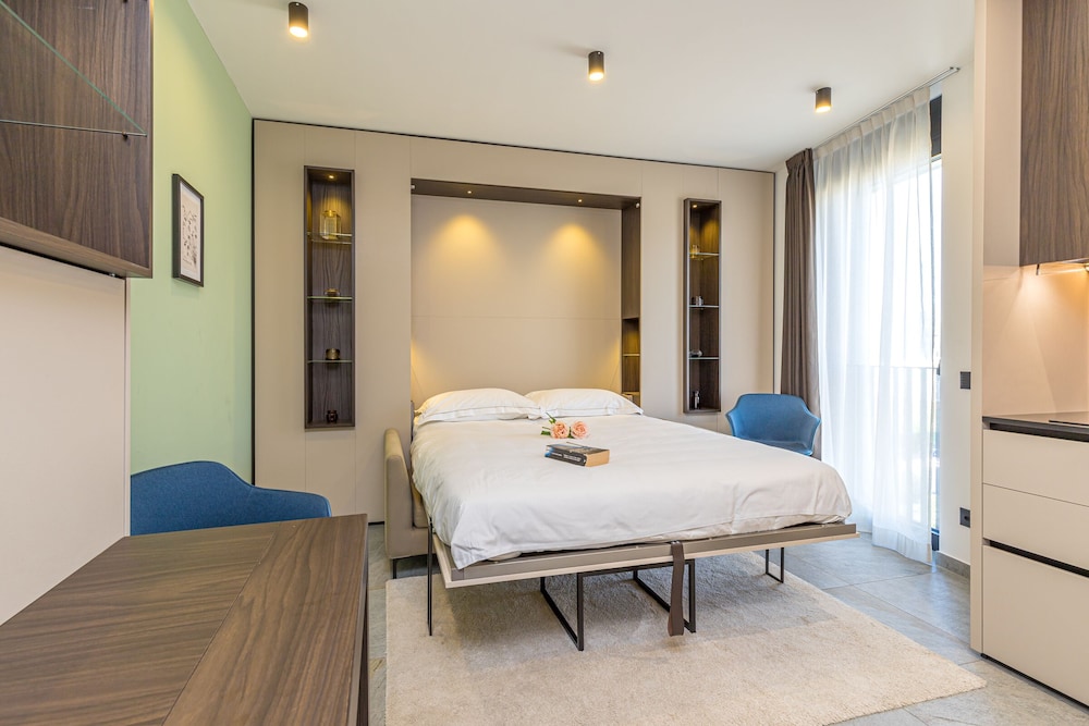 Icon H 303 Suite Micro-living view 3