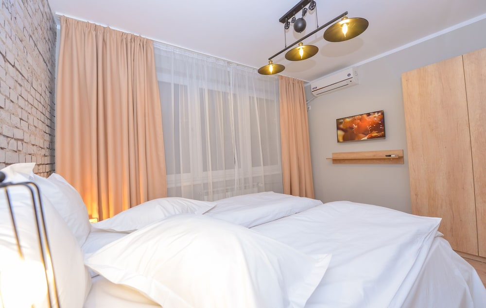 Athene - One Bedroom - Next to Victoria Avenue and Cismigiu Gardens view 3