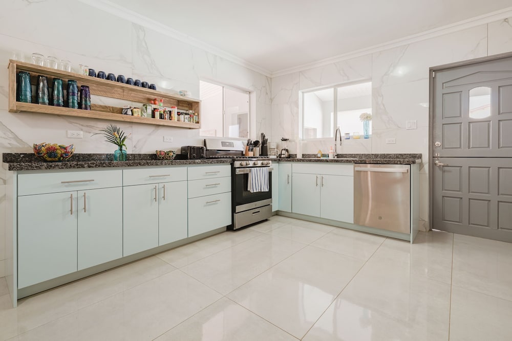 New Listing - Noord Villa With Private Pool