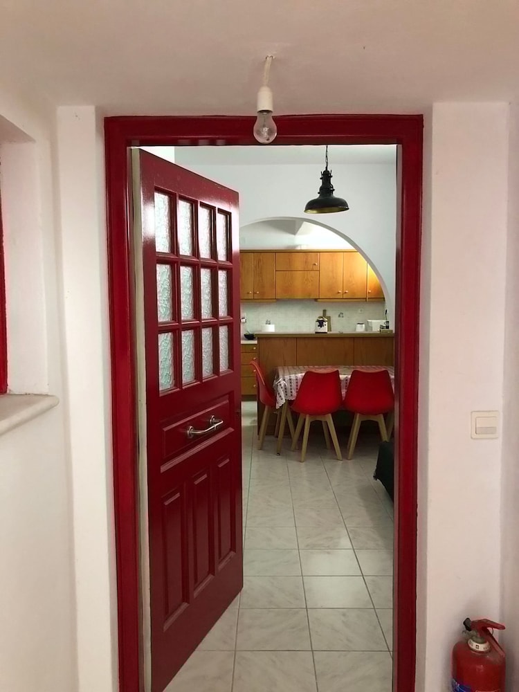 Cozy and Peaceful Apartment in the Center of Naxos