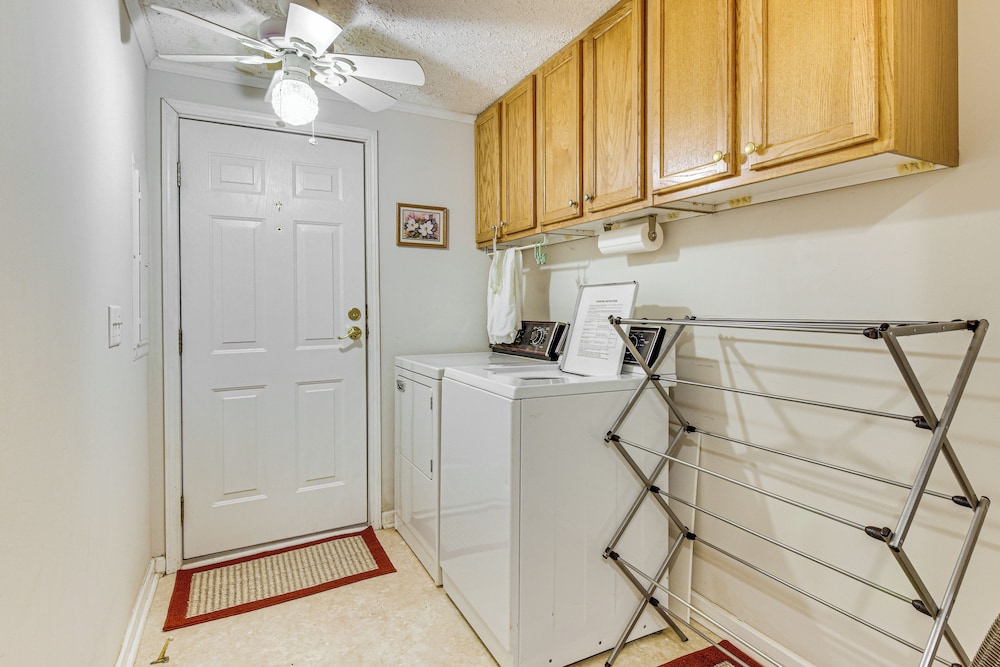 2 Mi to Dtwn: Retreat on 3 Acres in Pelzer!