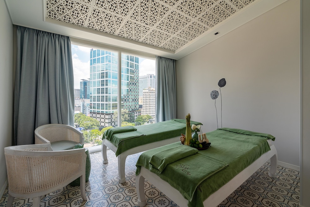 Au Lac Charner Hotel 36