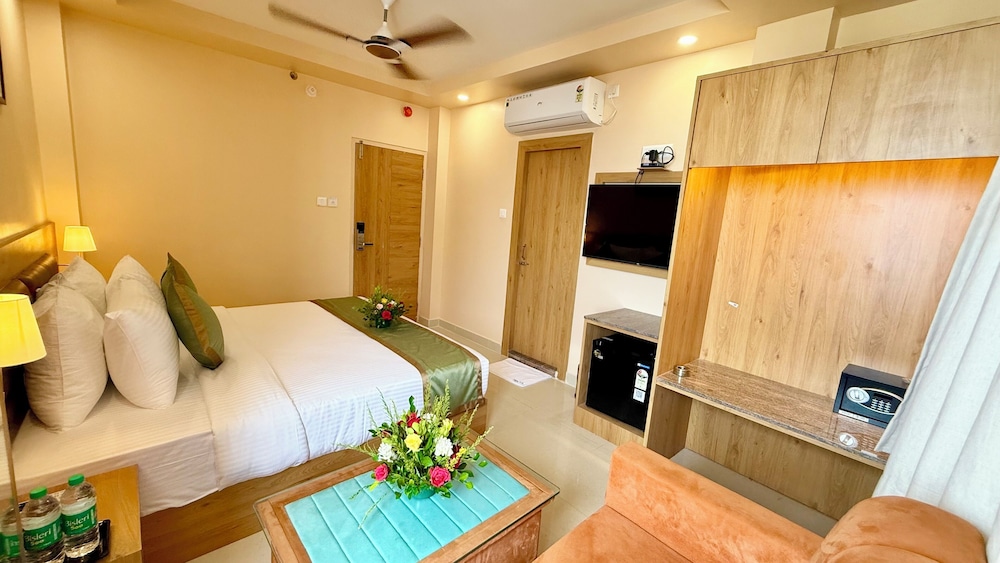 Hotel La Bella - near Sea Beach