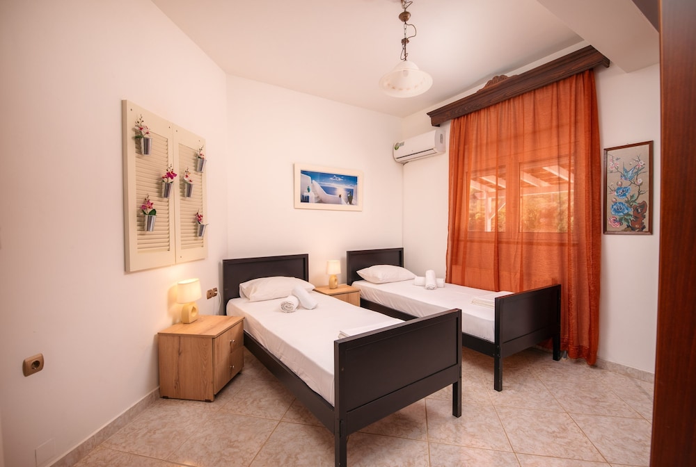 Aptera Dream Apartment view 5