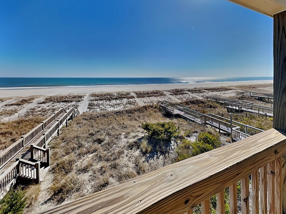 Walking on Sunshine by Topsail Realty