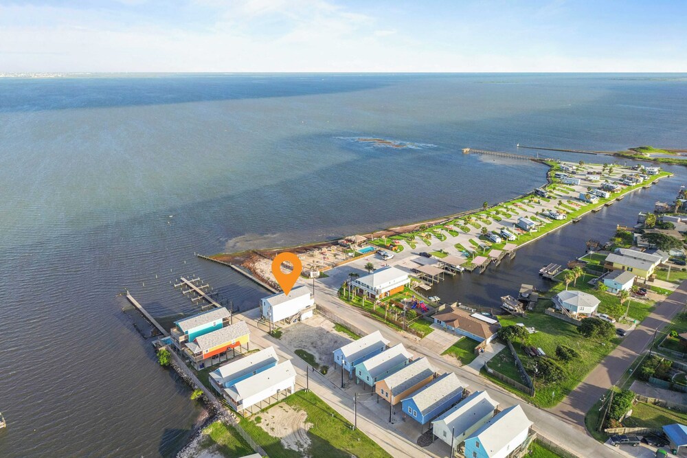 Laguna Sunrise Water Views, Private Pool + Minutes to Padre Island & Beaches