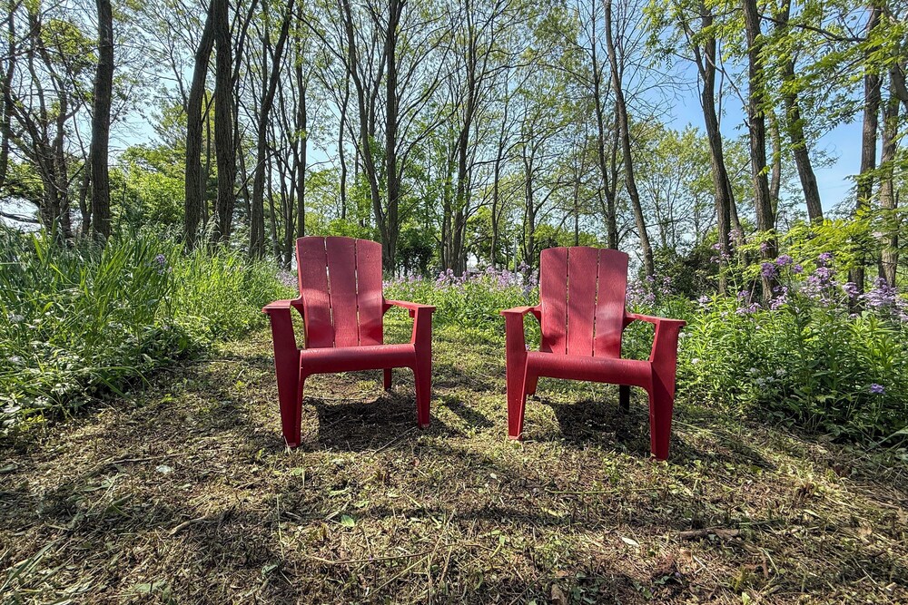 3 Mi to Lake Michigan: Charming Kewaunee Hideaway