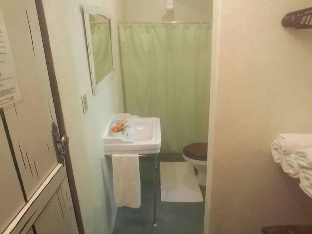 Casa de Temporada Felicidade, 38 Hóspedes, 2 Piscinas, 9 Suítes e 2 Churrasqueiras em Itacaré Bahia