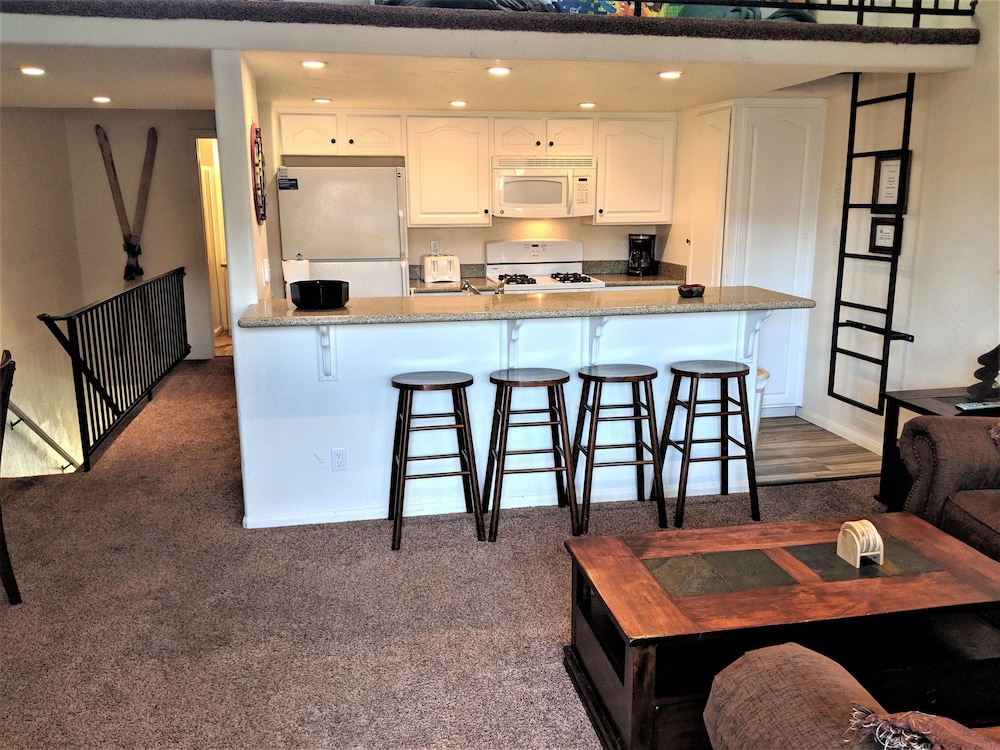 Snow Summit Townhouse Rentals & Sales