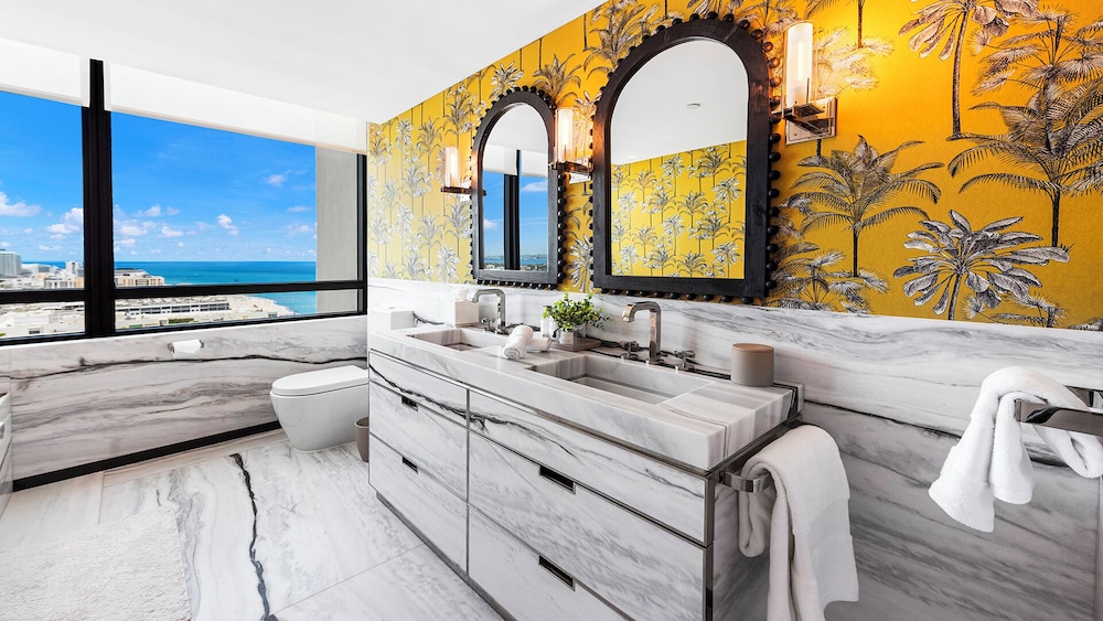 Luxury Vacation Rentals at The Setai by LRMB