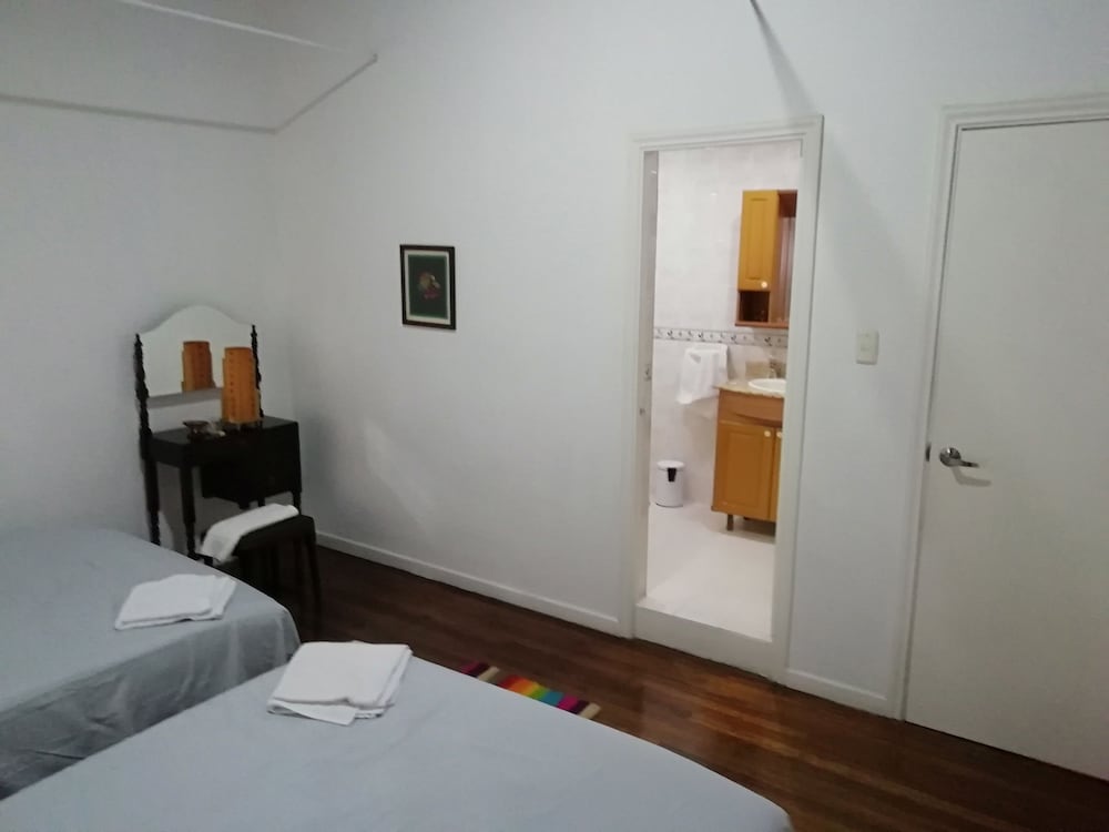 Bed & Breakfast Local Home view 5