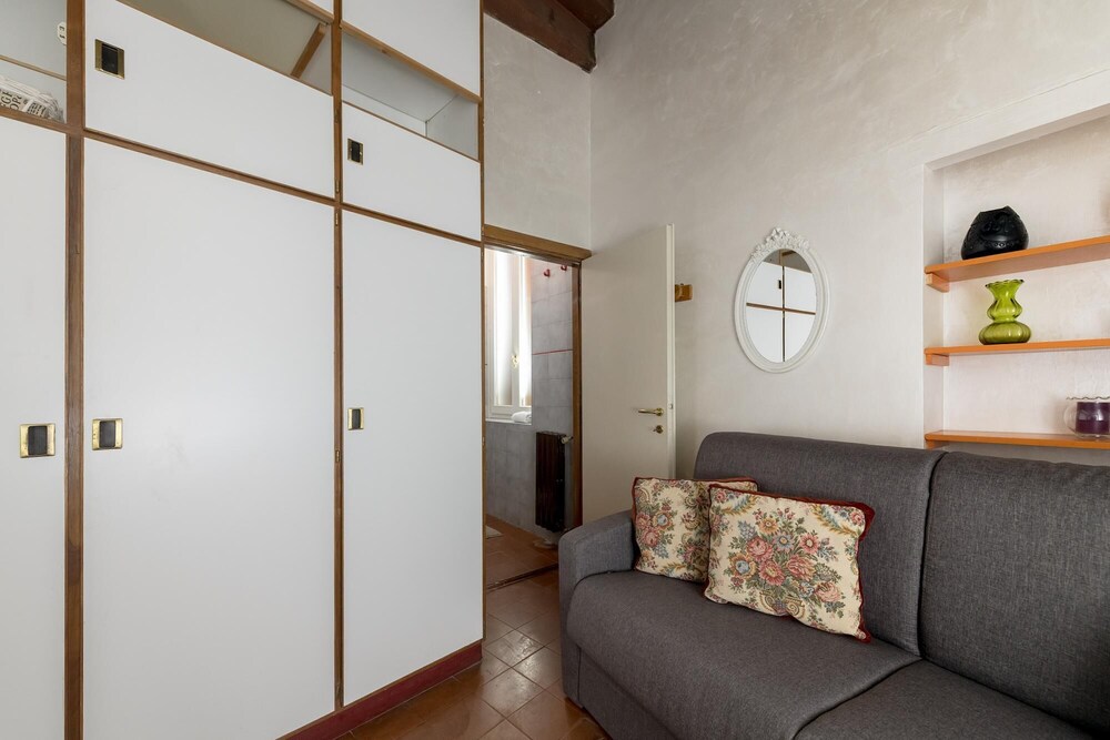 Giglio in Roma With 1 Bedrooms and 1 Bathrooms