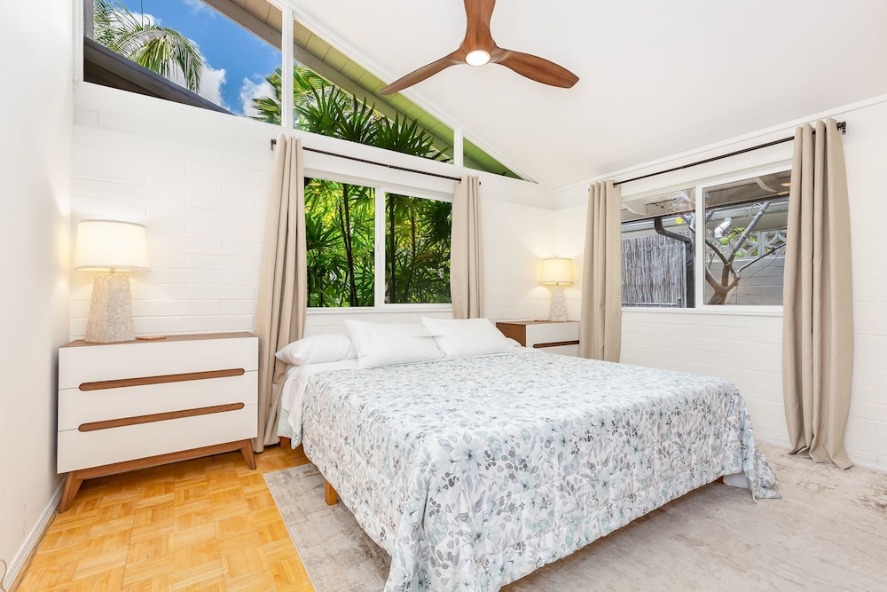 Tranquil Marina Front Pool House Resort