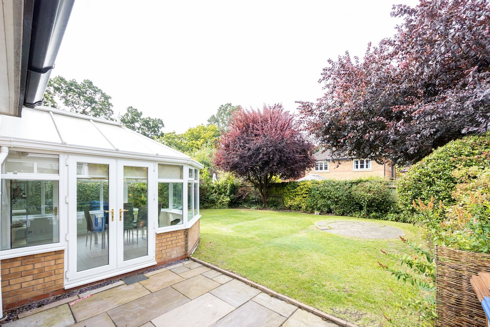 Modern Family Home In South Manchester/Stockport