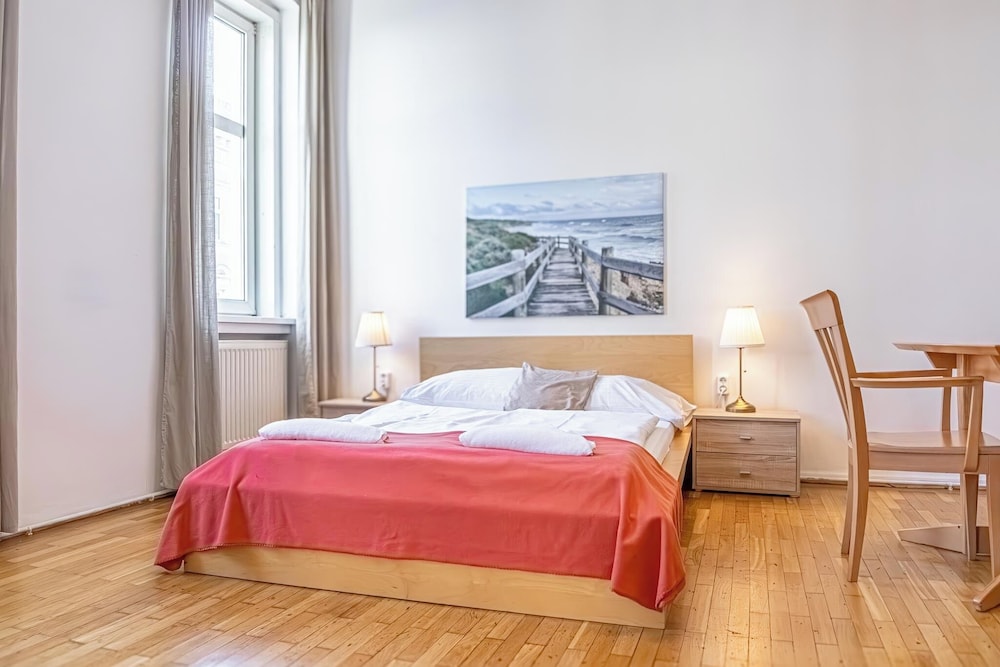 Affordable 2BR Apt Long Stay Stadthalle