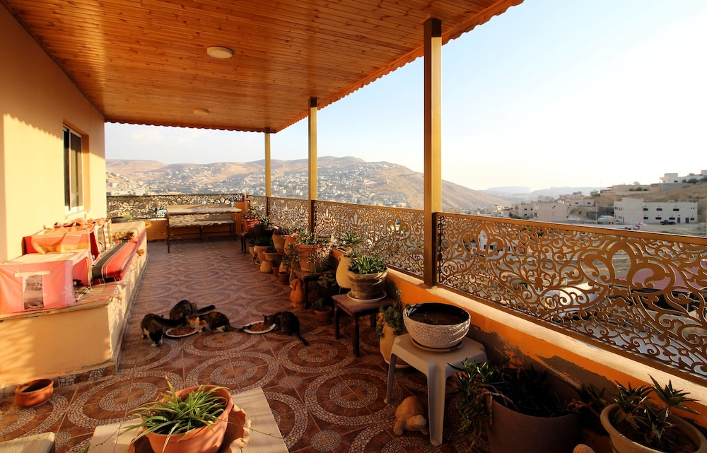 Petra Bed & Breakfast