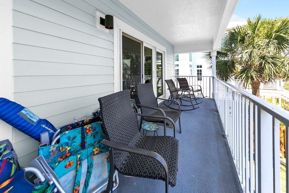 Beachside Villas 823