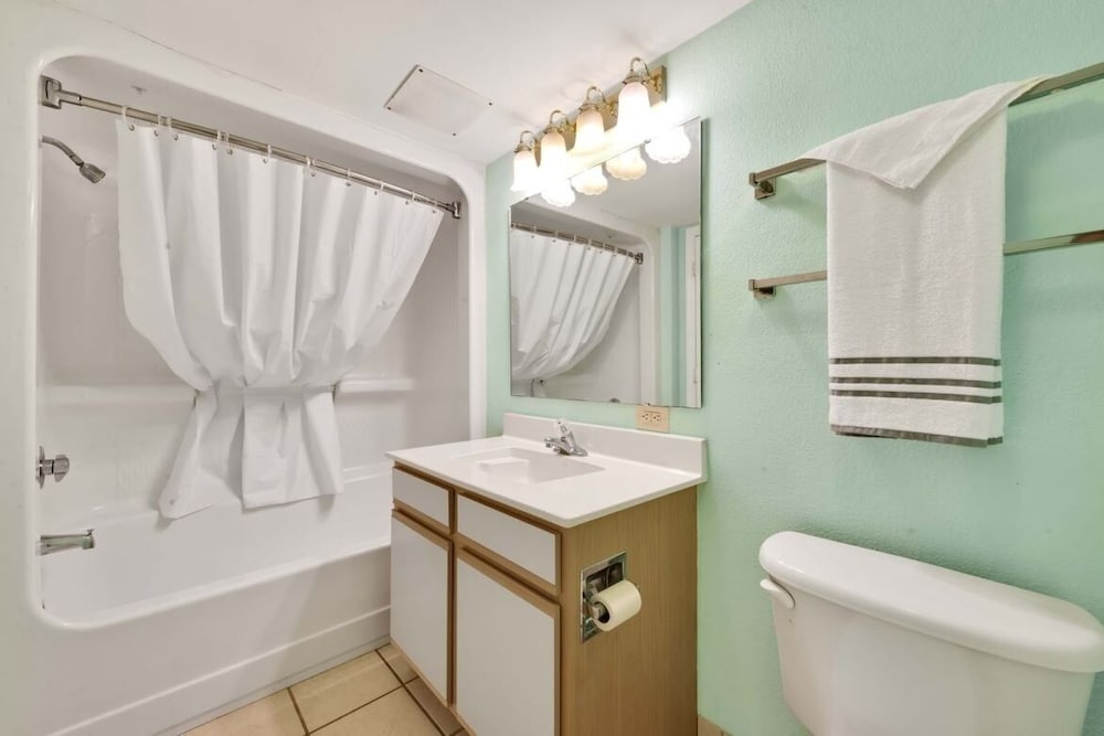 Baywatch 1831 1 Bedroom Condo
