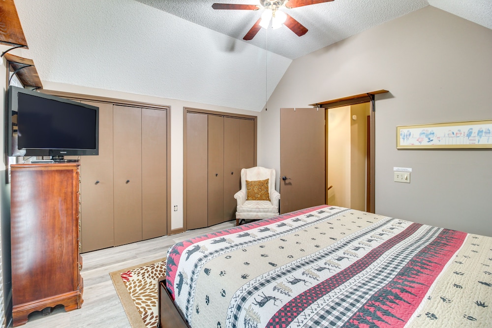 Ellijay Resort Cabin w/ Fire Pit, Decks, & Hot Tub view 5