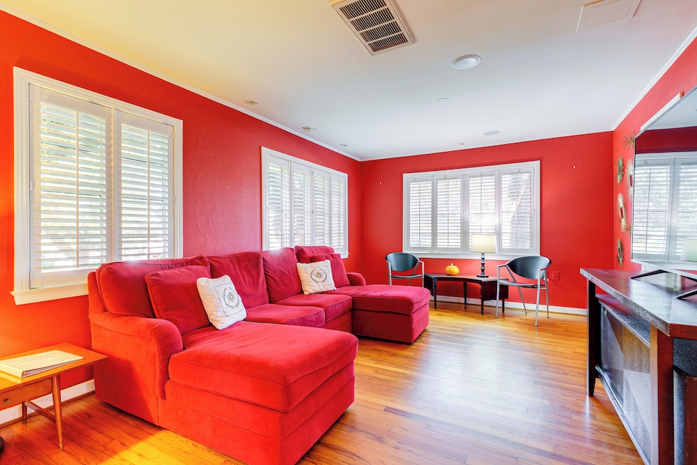 Walkable Home Near Beach & Downtown Fairhope!