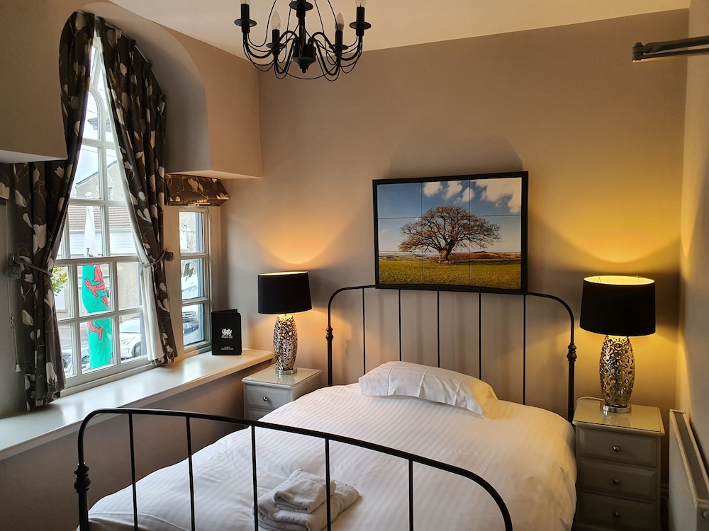 Dragon Inn Crickhowell