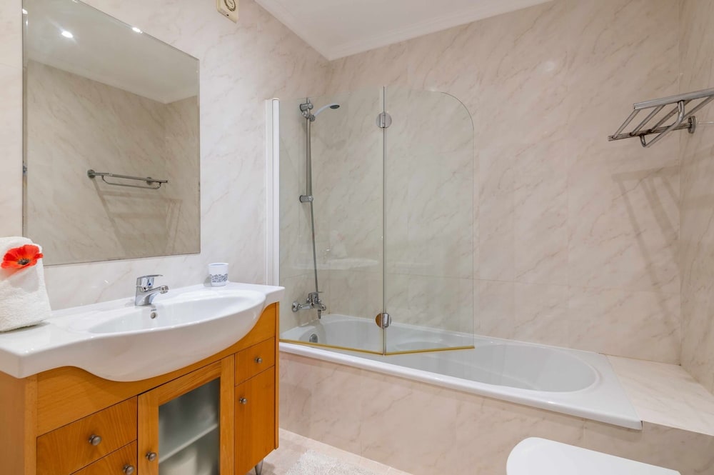 Balaia Residence 2 Bedroom Penthouse With Pool