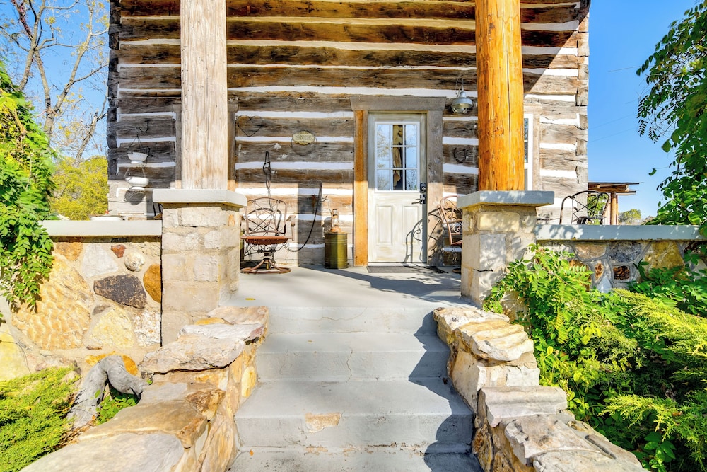 1/2-mi to Lake: Cabin on 43 Acres in Shell Knob!