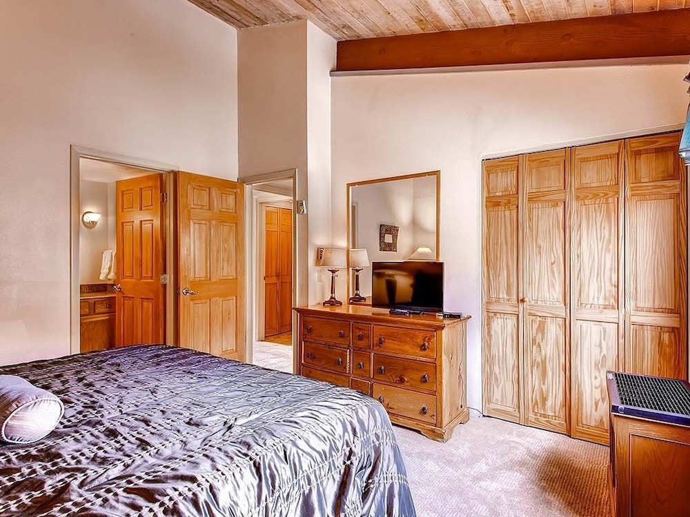 Woodbridge Condos by Snowmass Vacations view 2